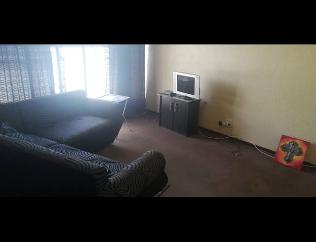 2 BEDROOM FLAT SOLD IN ELANDSHEUWEL